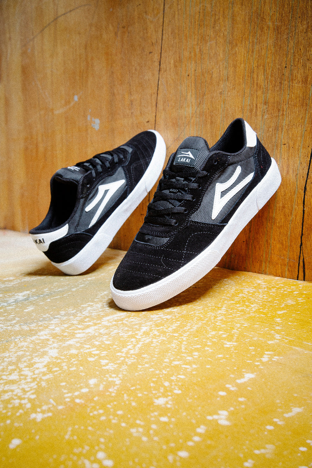 CAMBRIDGE  BLACK/WHITE SUEDE
