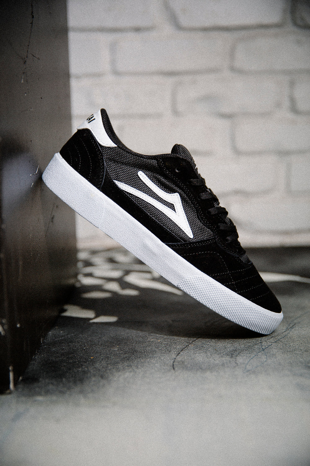 CAMBRIDGE  BLACK/WHITE SUEDE